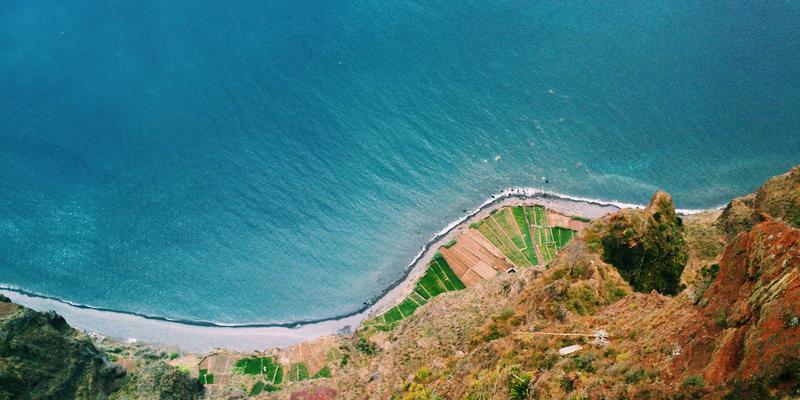 ESG战略规划与领导力发展：将可持续发展深度融入企业管理咨询的核心